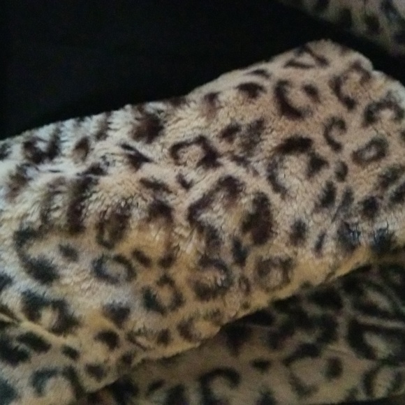 Oxford & Regant faux fur coat - Picture 4 of 9